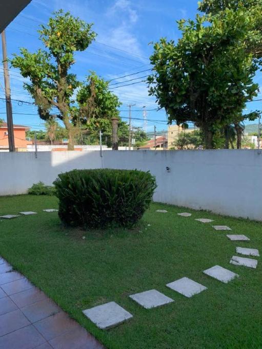 Apartamento 2 Quartos A 5 Minutos A Pe Da Praia Da Enseada กัวรูจา ภายนอก รูปภาพ