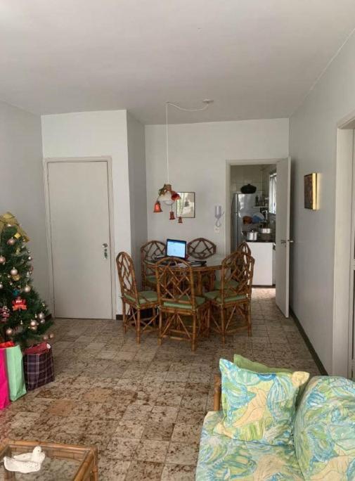 Apartamento 2 Quartos A 5 Minutos A Pe Da Praia Da Enseada กัวรูจา ภายนอก รูปภาพ