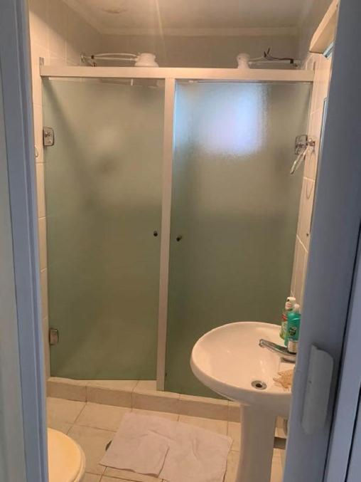 Apartamento 2 Quartos A 5 Minutos A Pe Da Praia Da Enseada กัวรูจา ภายนอก รูปภาพ
